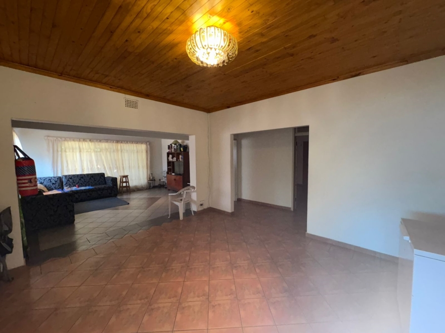 6 Bedroom Property for Sale in Bodorp North West